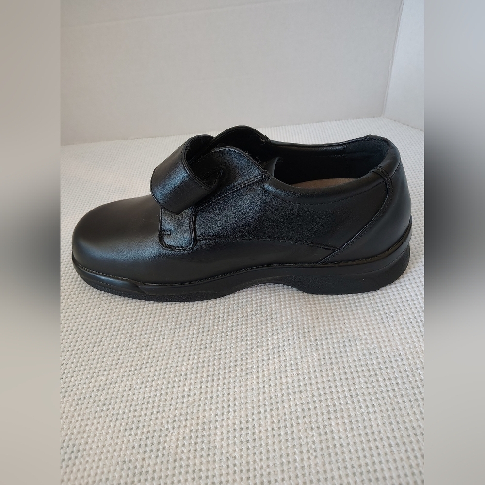 Chinese Floral Embroidered Black Women's Shoes Size 39 (USA Size 8).